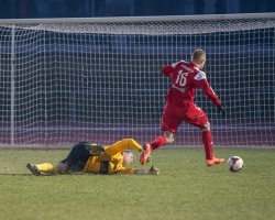 Kas Andrei Jõgi suudab ka homme väravavahist mööda mängida ja palli võrku saata? Foto: Rein Murakas