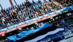 Fännid saavad Rootsi ka lennukiga. Foto: Gertrud Alatare