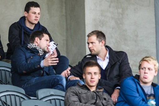 Janno Kivisild (keskel, vasakul) ja Magnus Pehrsson (keskel, paremal) Levadia ja Kalju mängul. Foto: Jana Pipar