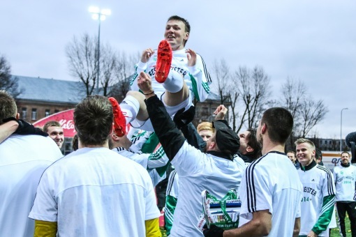Kuldne Levadia on õhku visanud Dmitri Kruglovi, ühe peaarhitekti. Foto: Jana Pipar