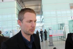 Magnus Pehrsson vahetult pärast Itaalias maandumist ja enne bussisõitu San Marinosse. Foto: Kasper Elissaar