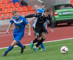 Maksim Lipin (mustas) üritab omale leida välisklubi. Foto: Rein Murakas