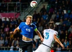 Klavan koondise eest palli puhtaks löömas. Foto: Gertrud Alatare