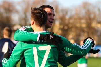 Levadia raskustes, Kalju lustis, Pärnu näitas iseloomu