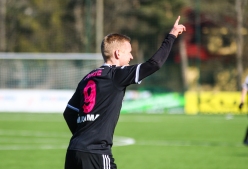 Üks sõrm püsti - Kalju jätkab kaheksa vooru järel täiseduga esimesel kohal. Foto: Jana Pipar