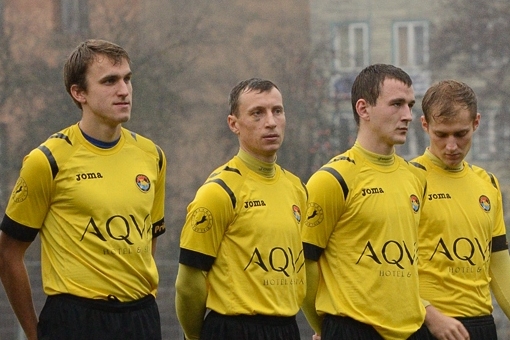 Akimov (vasakult teine) eirab numbrit passis. Foto: Imre Pühvel