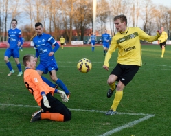 Tänavu Premium liigas üheksa väravat löönud Joonas Tamm (kollases) täna U-23 koondise eest platsile ei jookse. Foto: Imre Pühvel