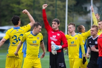 Pidurdamatu Kuressaare - punasest laternast meistriliiga lävele