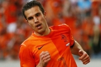 Van Persie sunnitud Fenerbachest lahkuma?