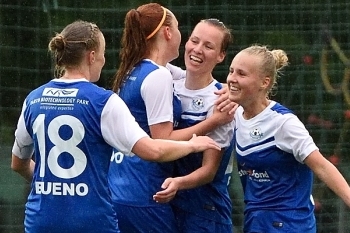 Tammeka naiskond möödus Levadiast