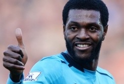 Adebayor on jätkamas raha teenimist Villas