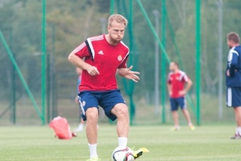 Hibs imelises hoos, Anier jätkuvalt puudu