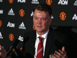 Van Gaal läks pressikonverentsil närvi ja tormas minema