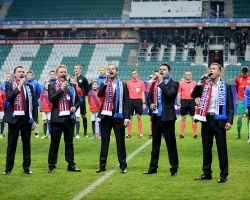 Norra vastu esitas hümni Noorkuu. Foto: Imre Pühvel