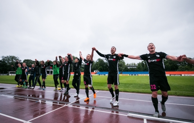 Kalju teise eelringi pääsemist tähistamas. Foto: Jana Pipar