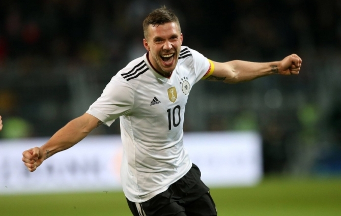 VÕIMAS: Podolski lõi lahkumismängus tõelise iluvärava ja tõi Inglismaa vastu võidu!