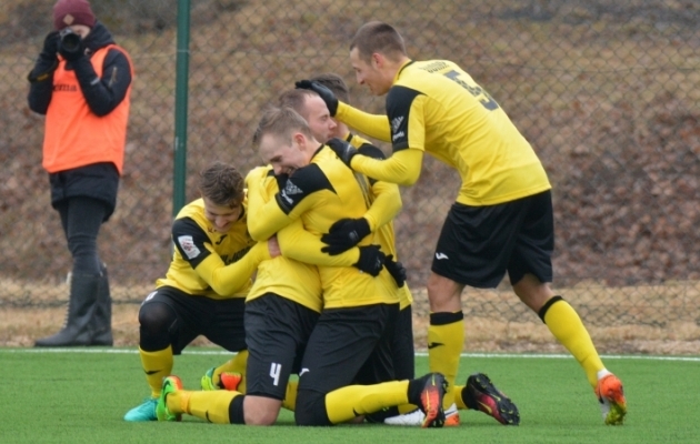 Seni on m&otilde;lemad meeskonnad saanud &uuml;he 1:0 v&otilde;idu. Hooaja avam&auml;ngus oli parem Viljandi. Foto: Liisi Troska